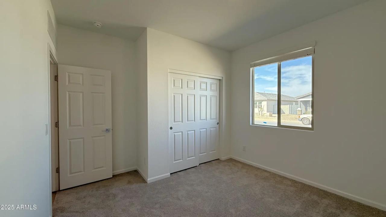 Real Estate Picture 7