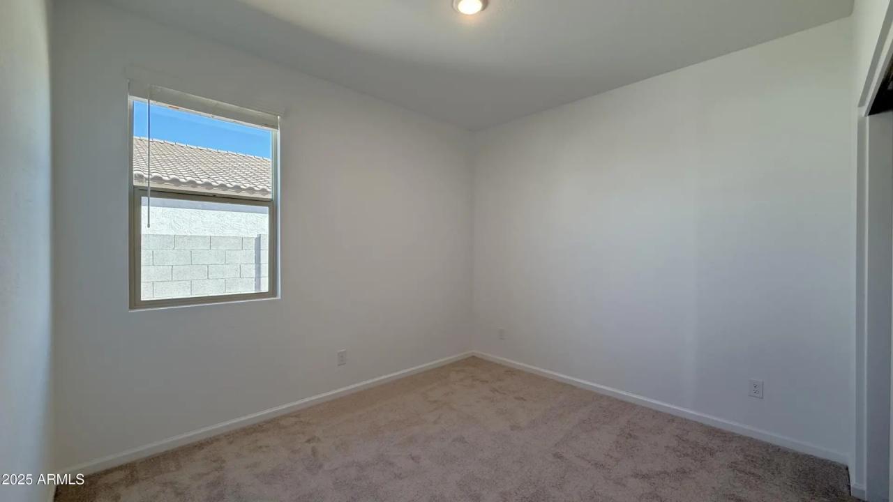 Real Estate Picture 9