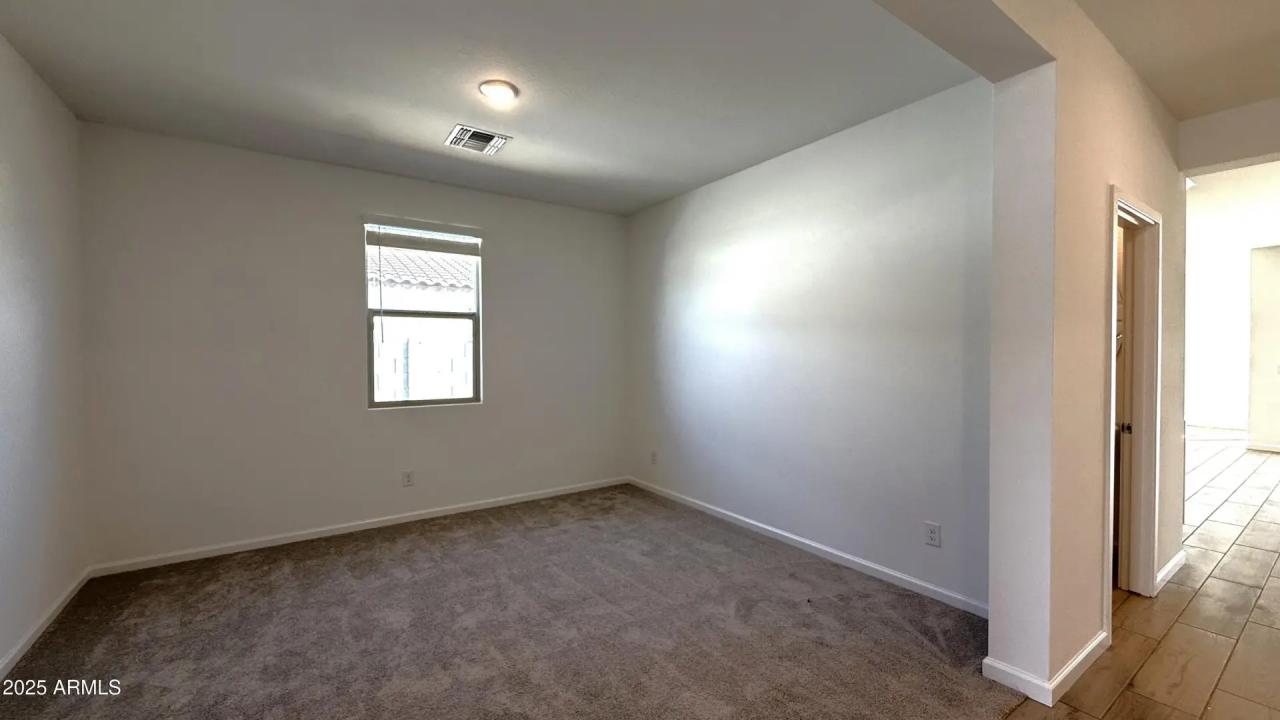 Real Estate Picture 11