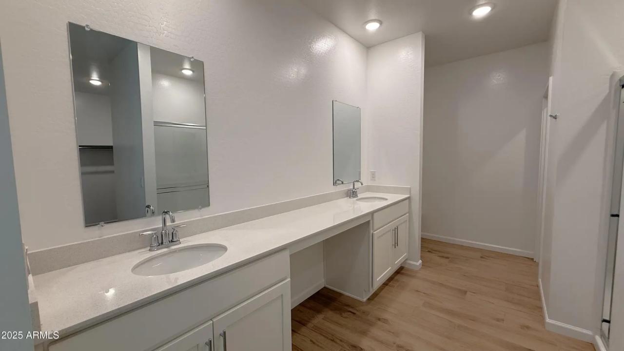 Real Estate Picture 19