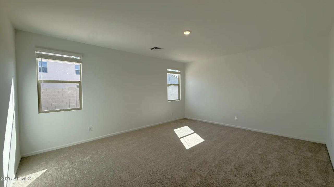 Real Estate Picture 23