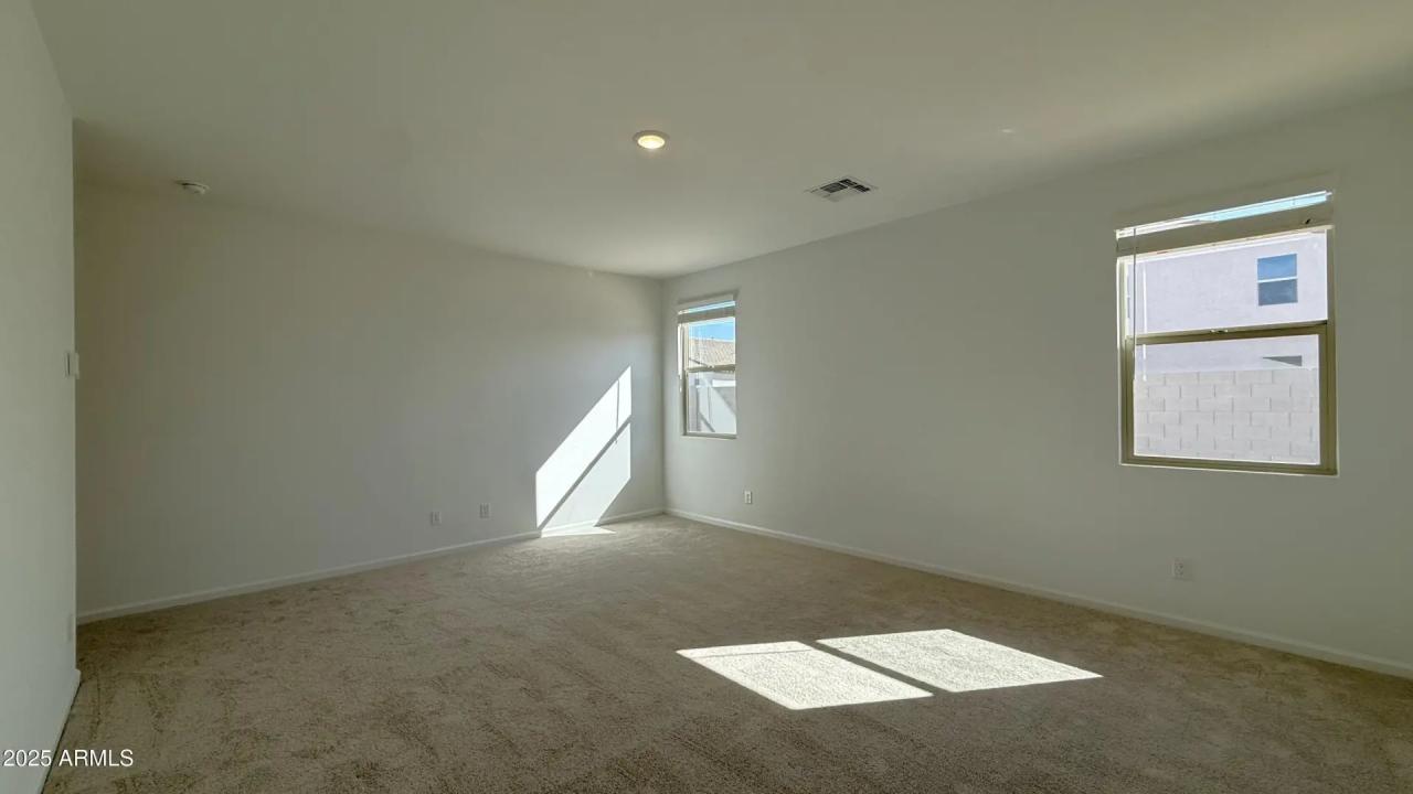 Real Estate Picture 24