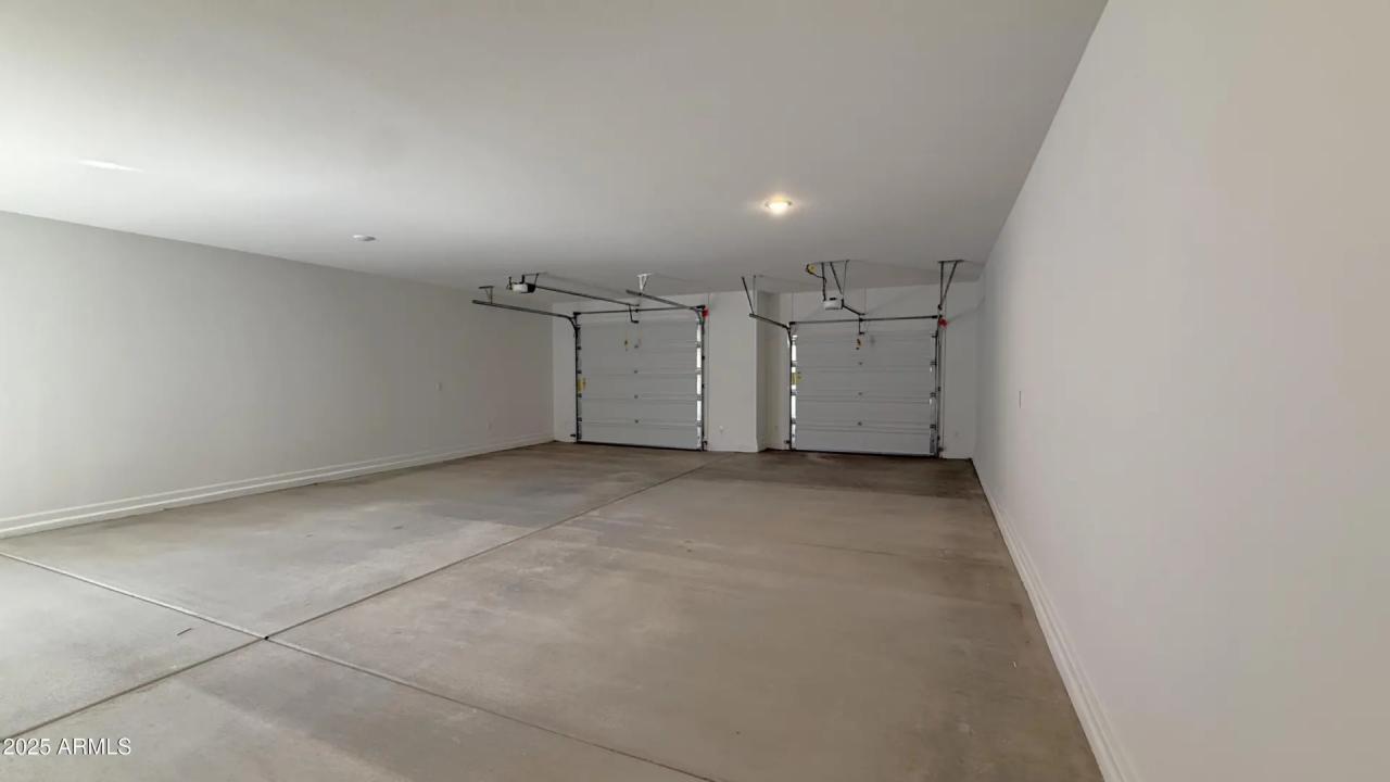 Real Estate Picture 30