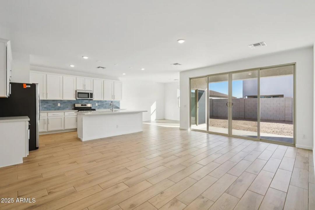 Real Estate Picture 10