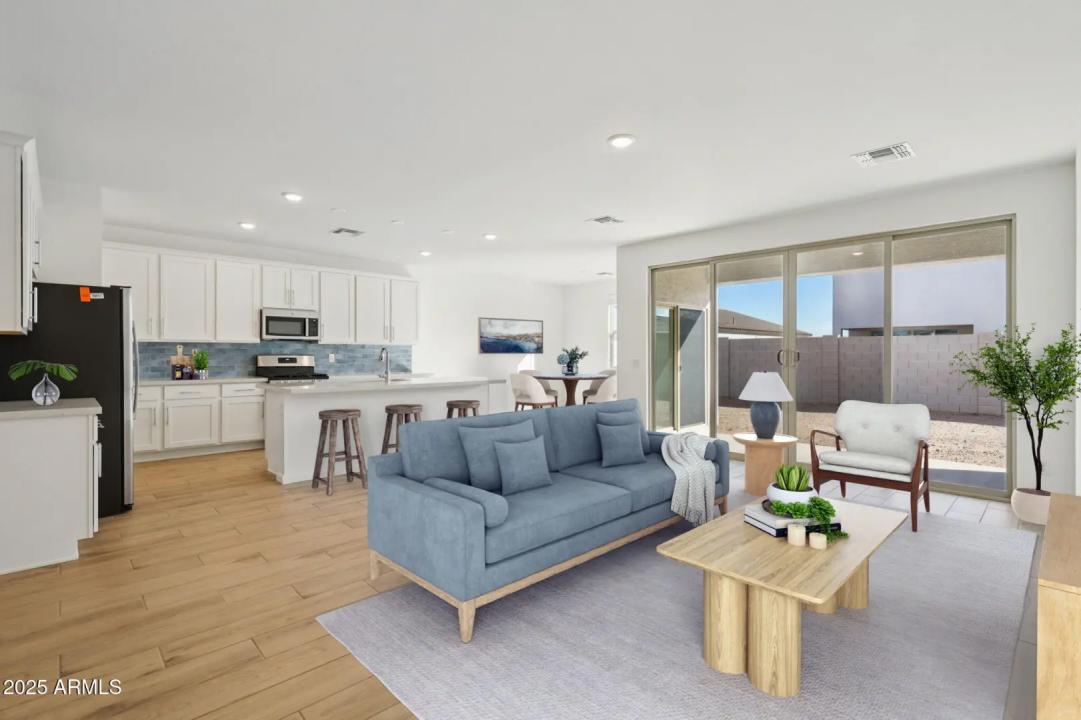 Real Estate Picture 11