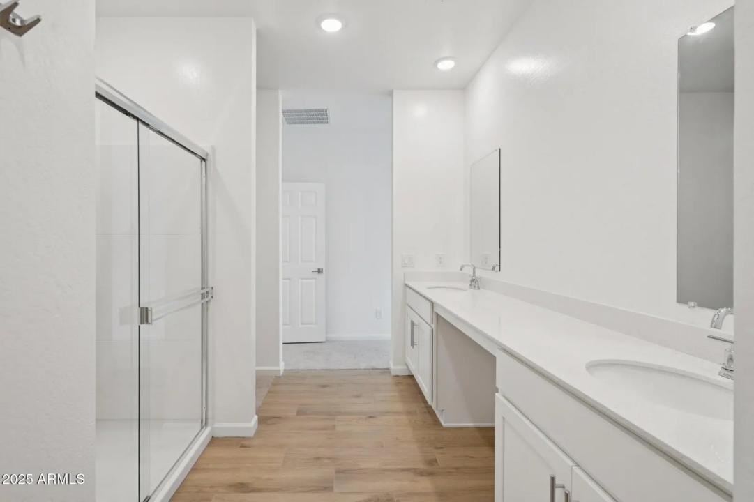 Real Estate Picture 33