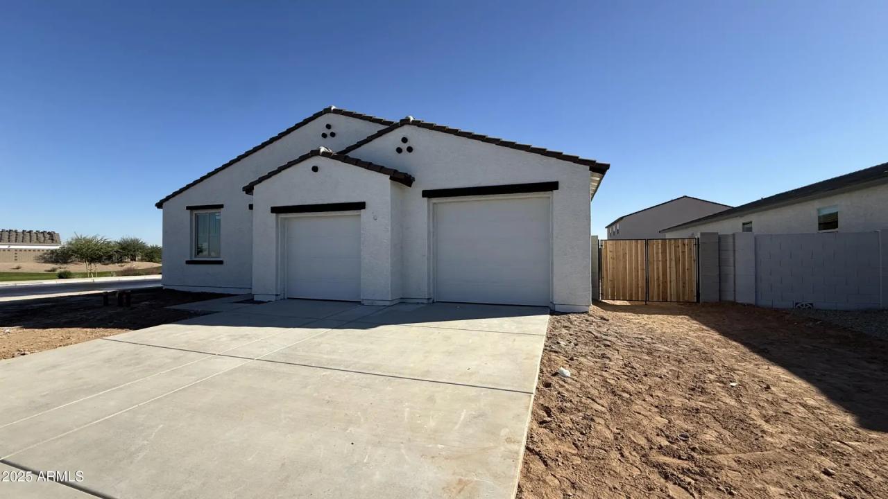 Real Estate Picture 3