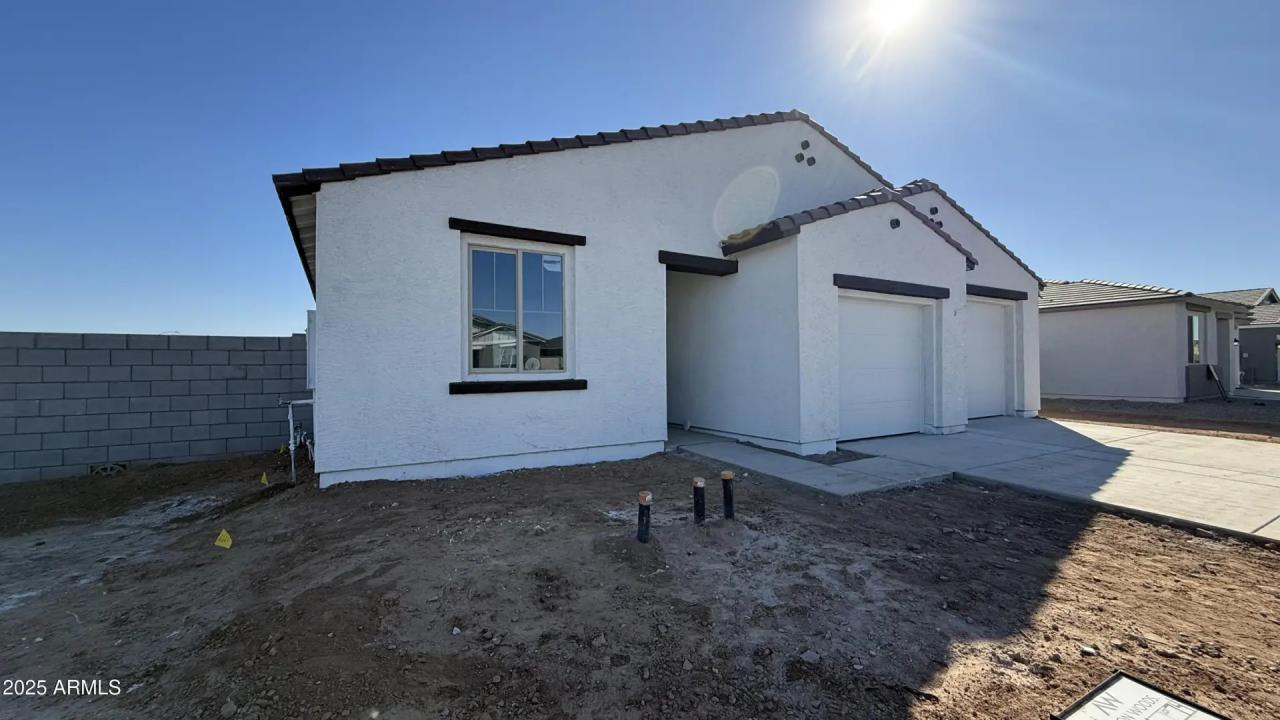 Real Estate Picture 4