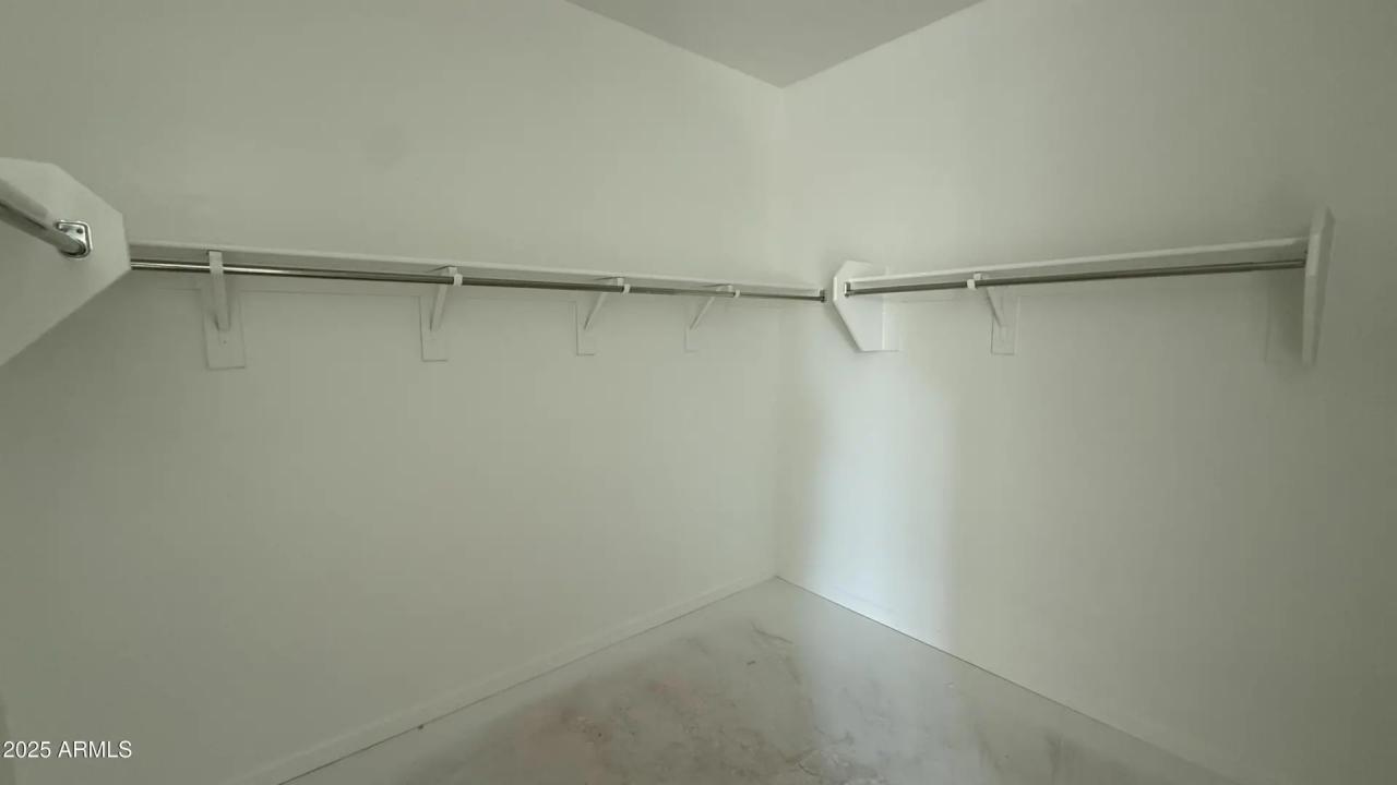 Real Estate Picture 8