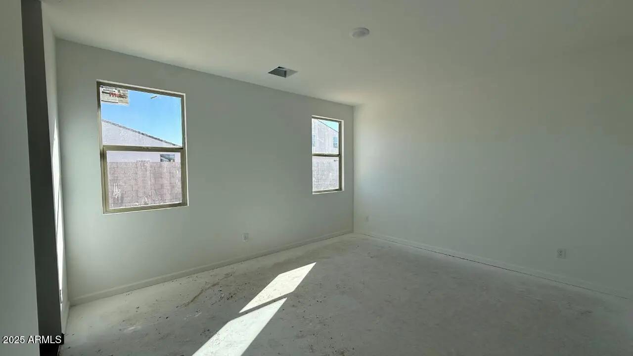 Real Estate Picture 9