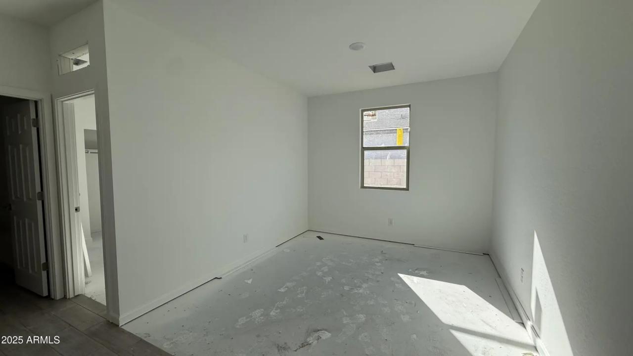 Real Estate Picture 12