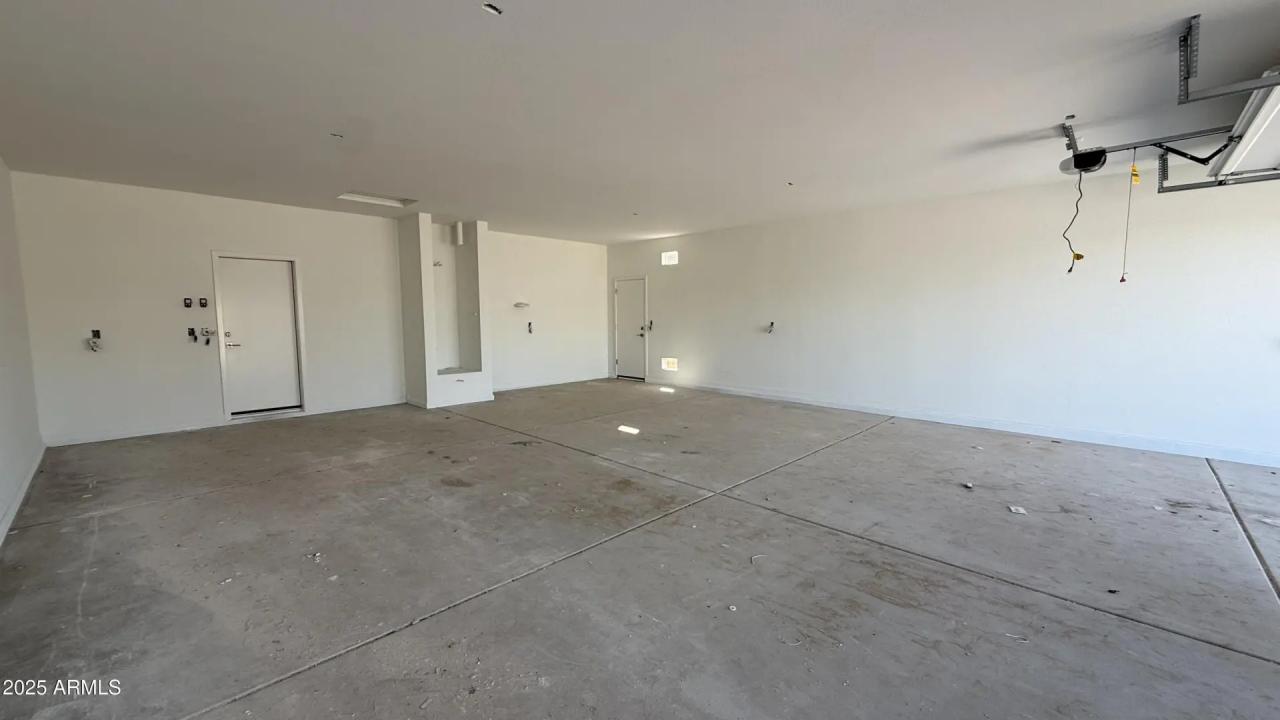 Real Estate Picture 14