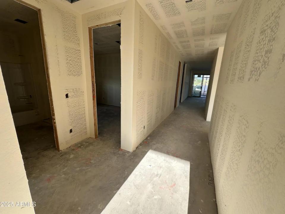 Real Estate Picture 3