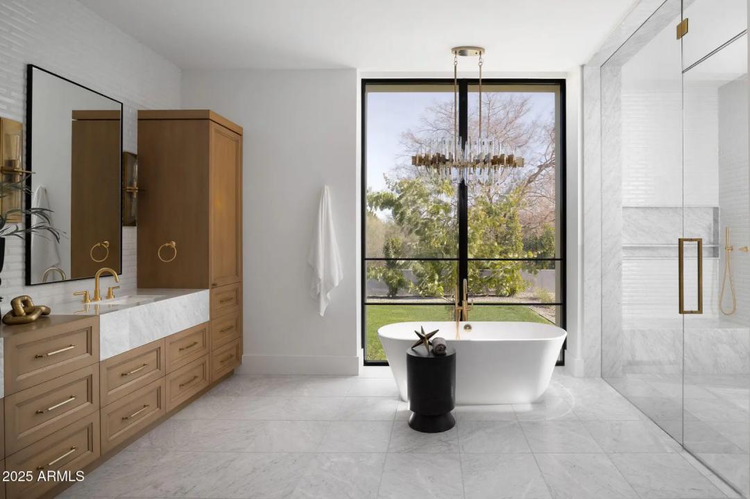 Real Estate Picture 16