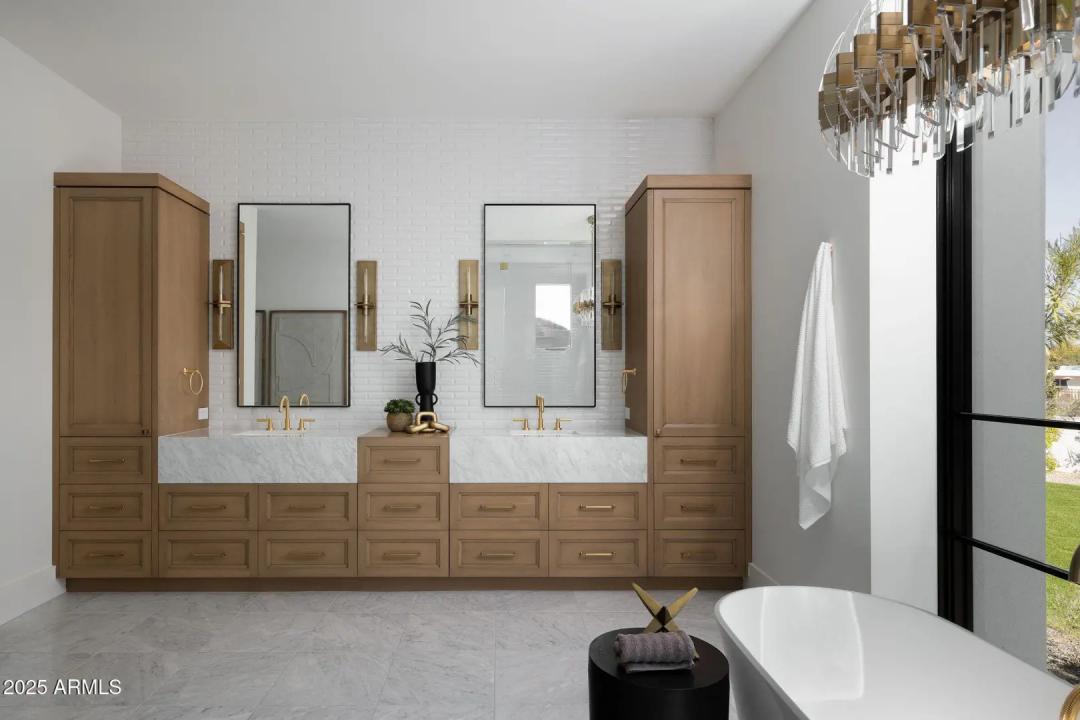 Real Estate Picture 18