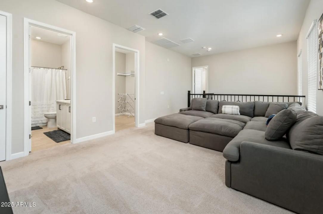 Real Estate Picture 30