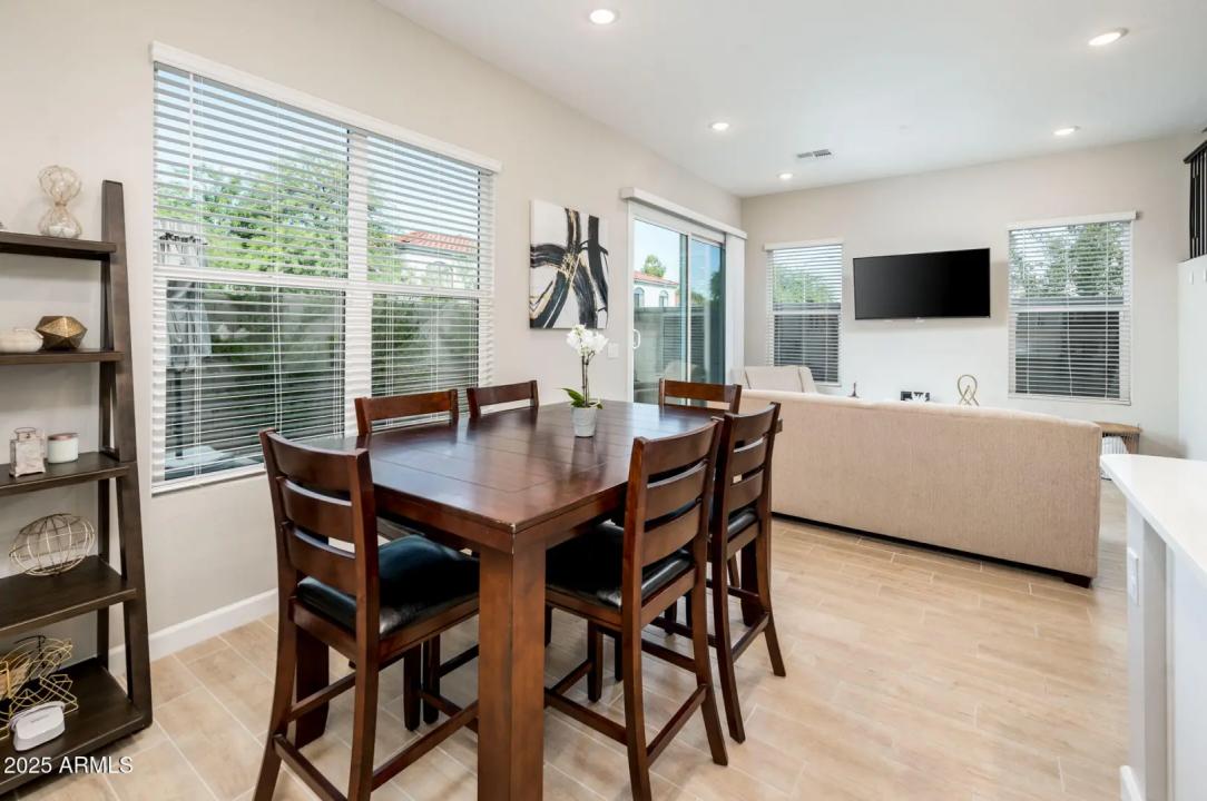 Real Estate Picture 25