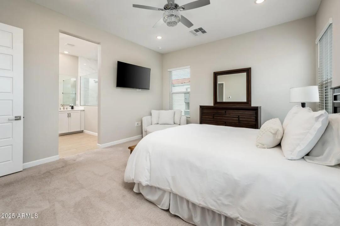 Real Estate Picture 30