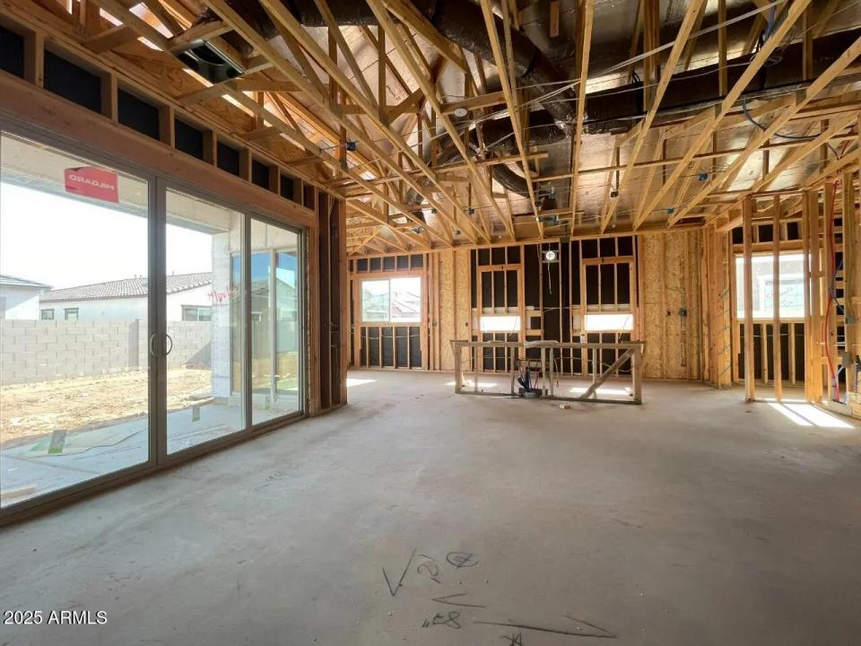 Real Estate Picture 8