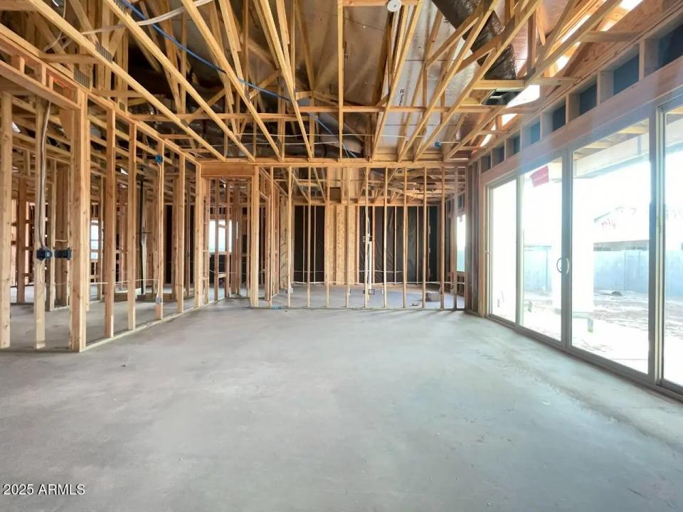 Real Estate Picture 9