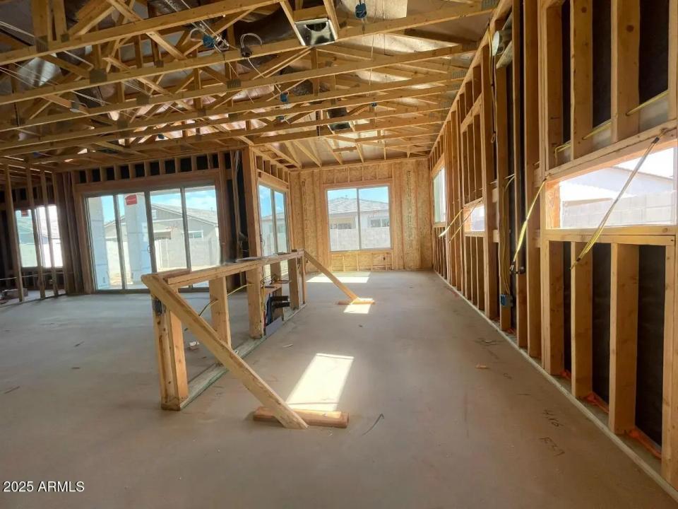 Real Estate Picture 10