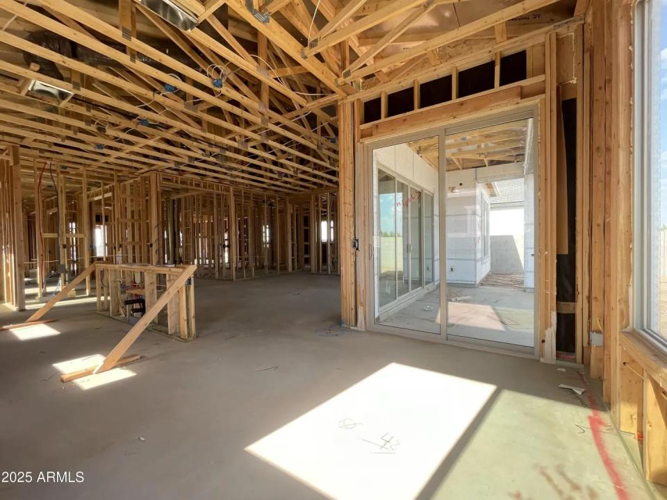 Real Estate Picture 11