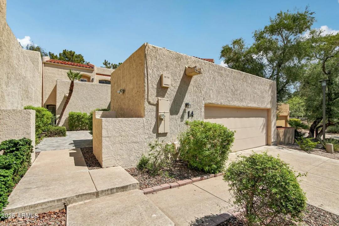 Real Estate Picture 3
