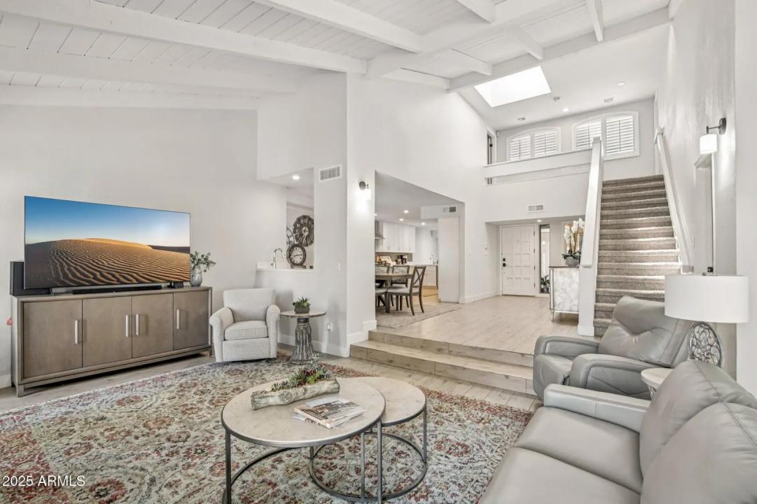 Real Estate Picture 7