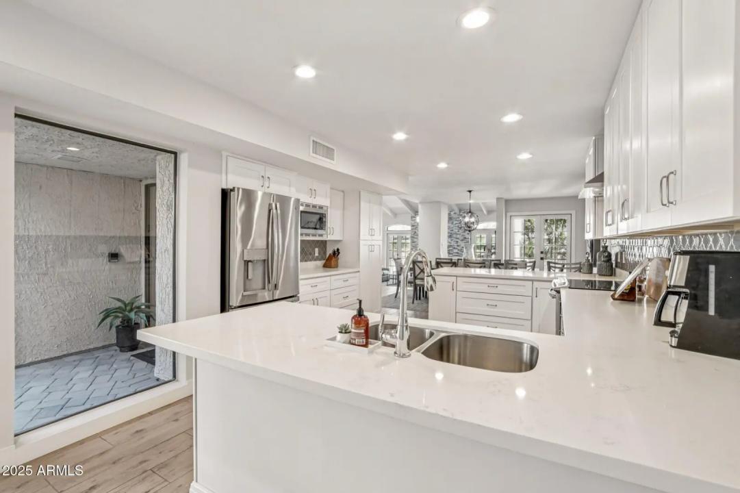Real Estate Picture 16