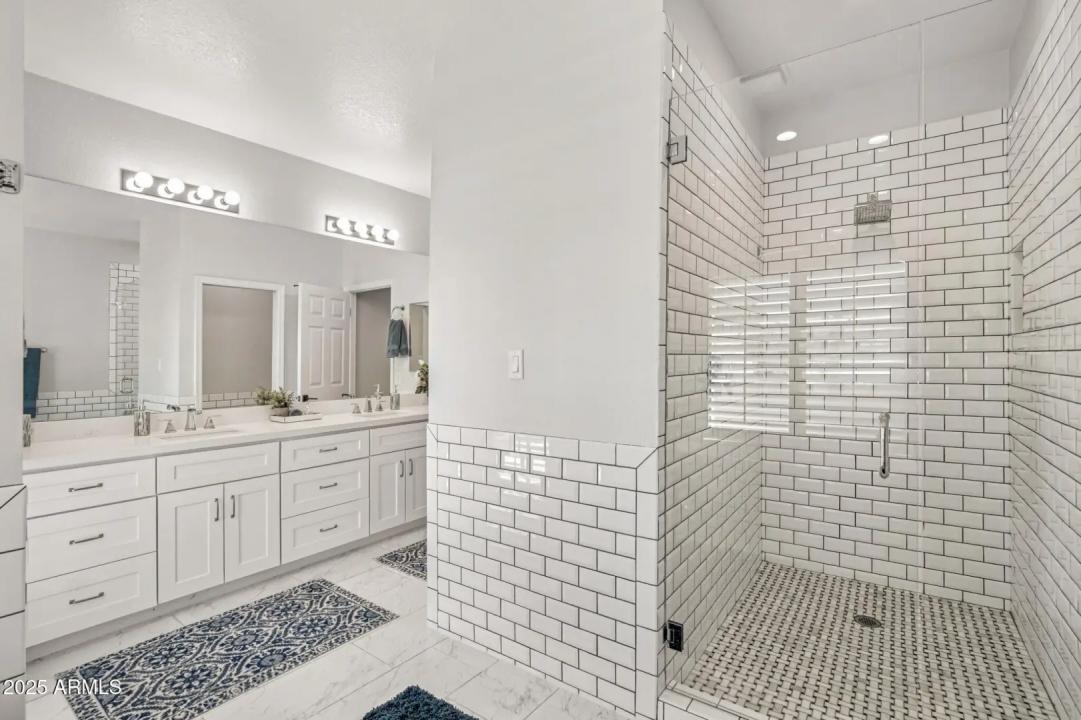 Real Estate Picture 30