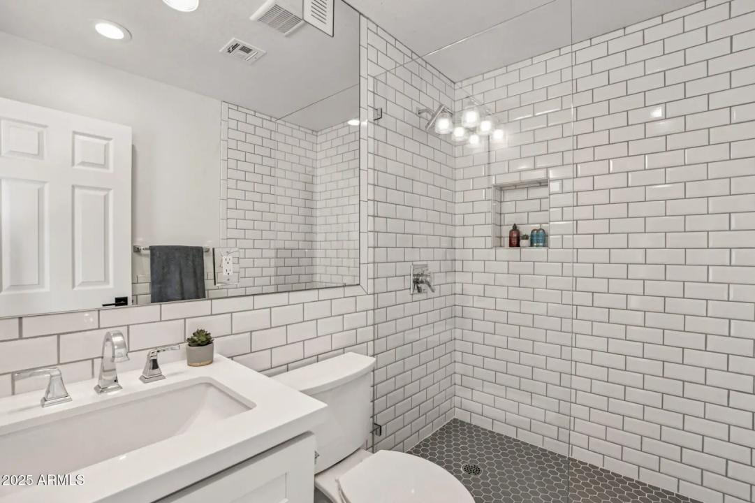 Real Estate Picture 36