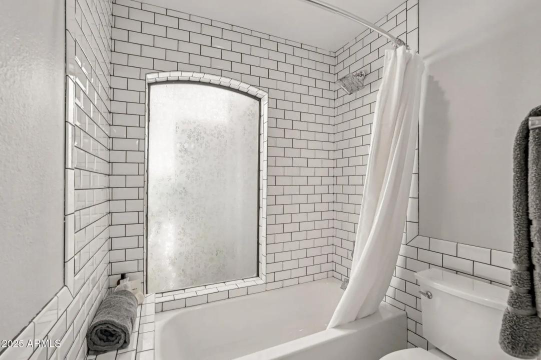Real Estate Picture 24