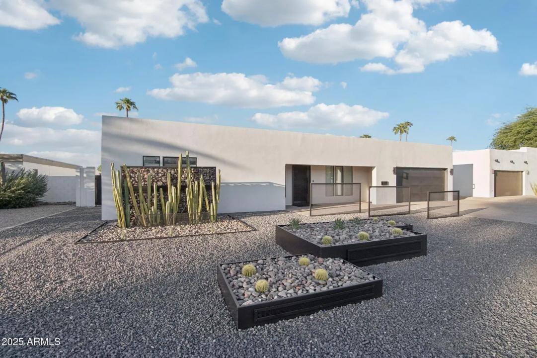 Real Estate Picture 3