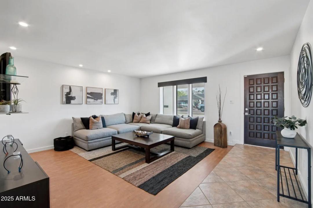 Real Estate Picture 5