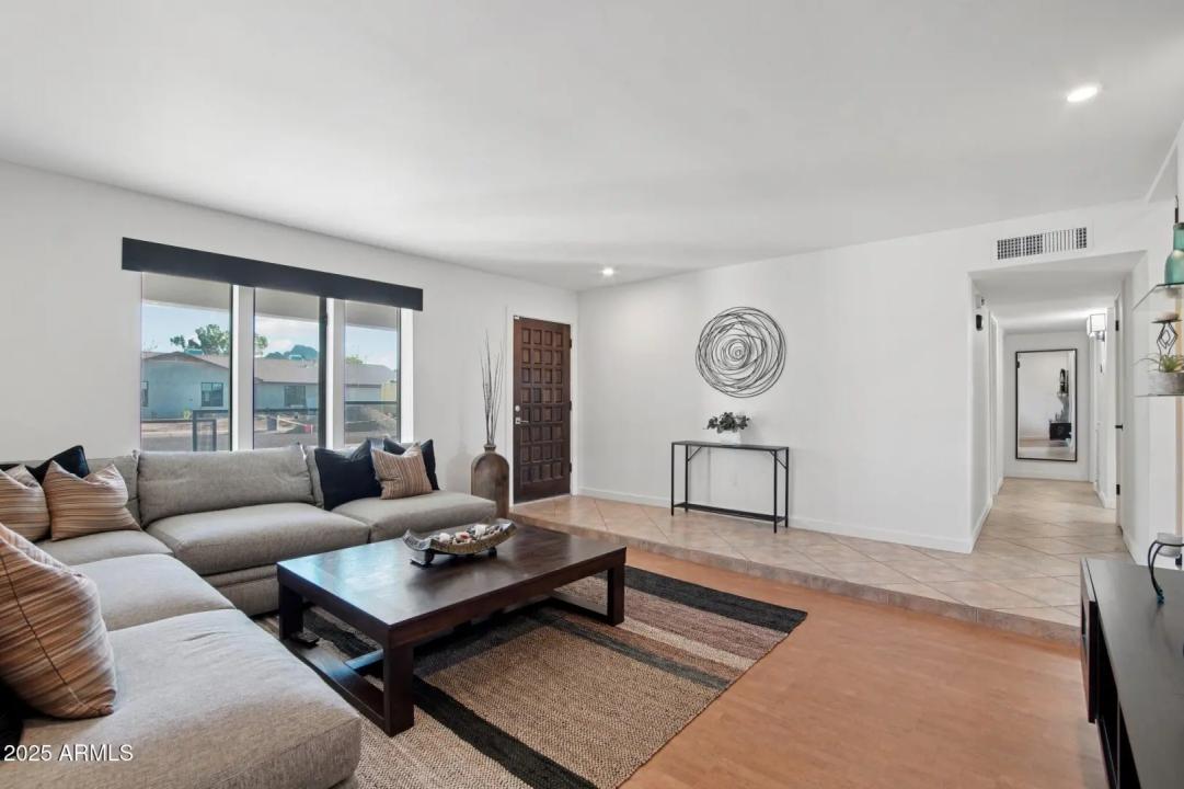 Real Estate Picture 6