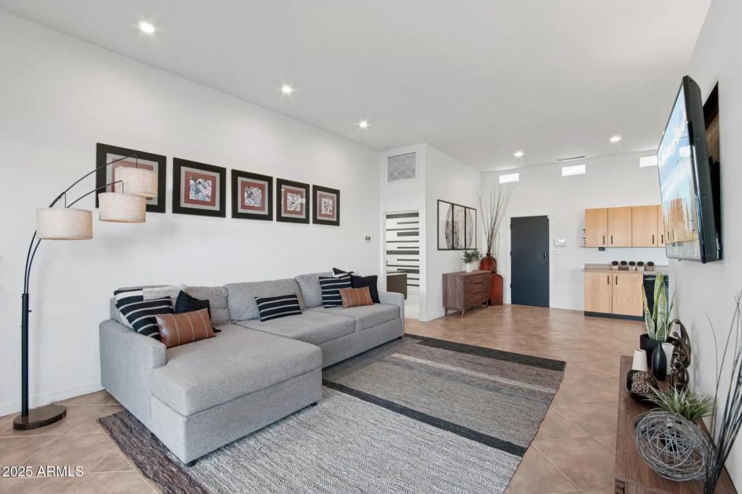 Real Estate Picture 15