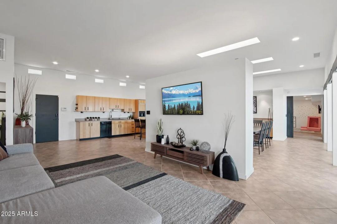 Real Estate Picture 13