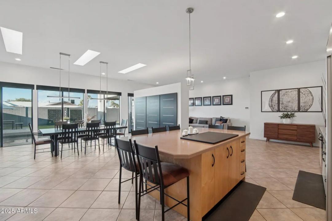Real Estate Picture 10