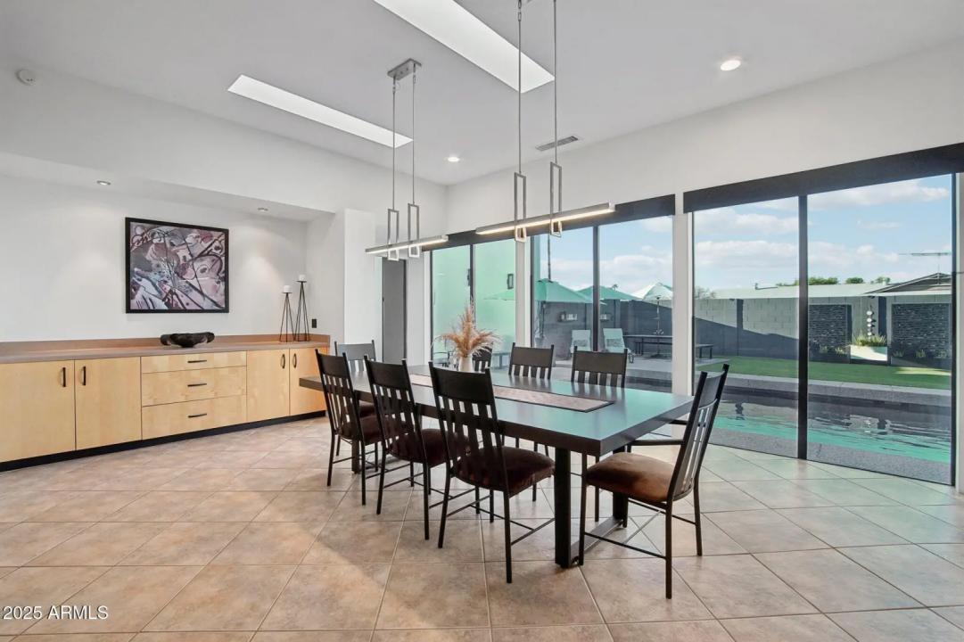 Real Estate Picture 11