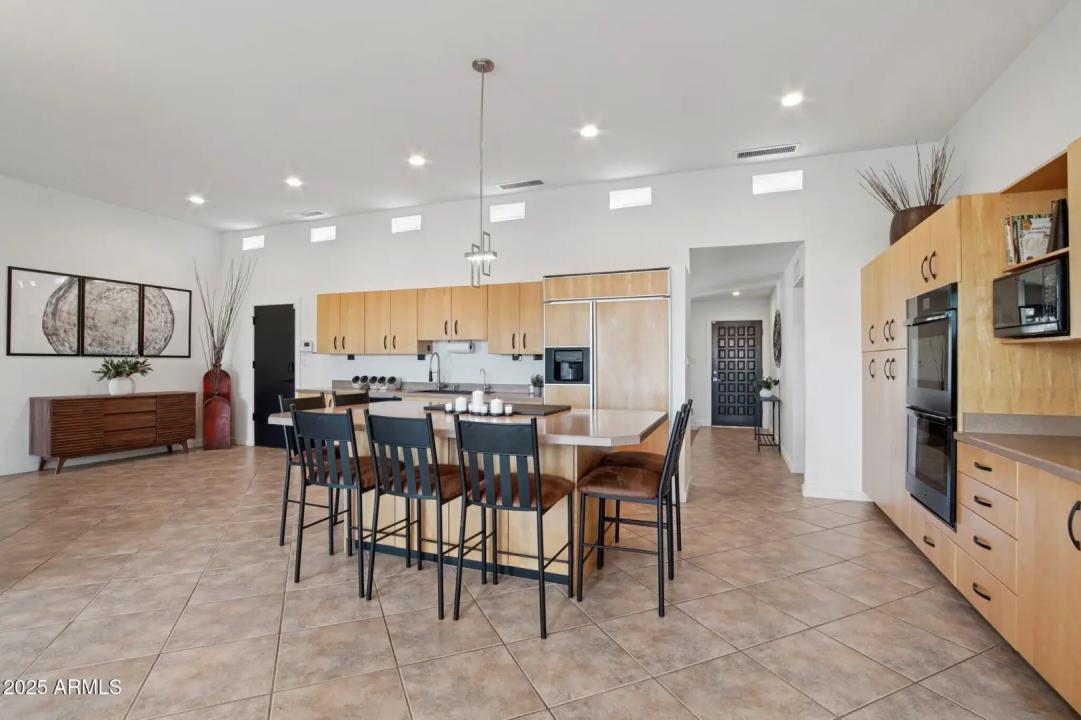 Real Estate Picture 9