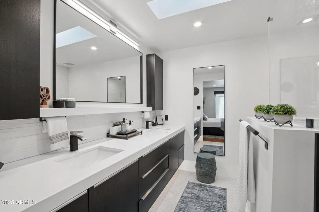 Real Estate Picture 20