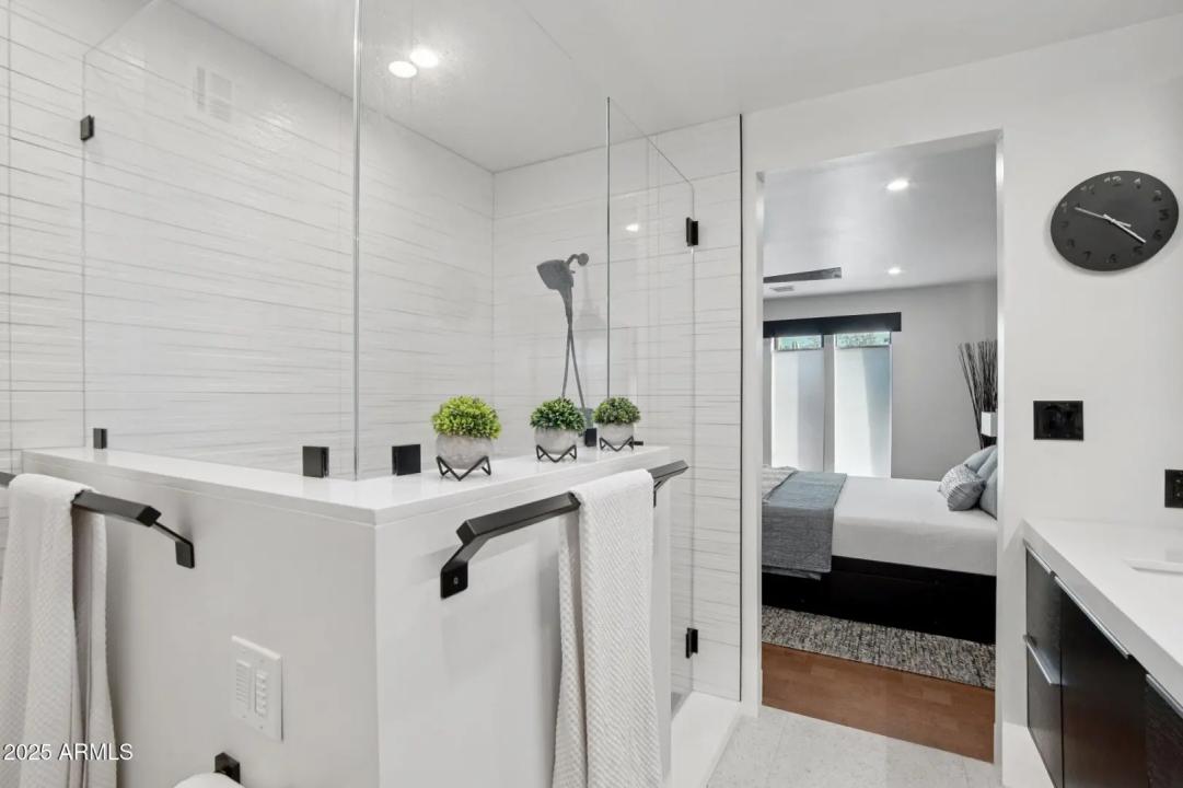 Real Estate Picture 21