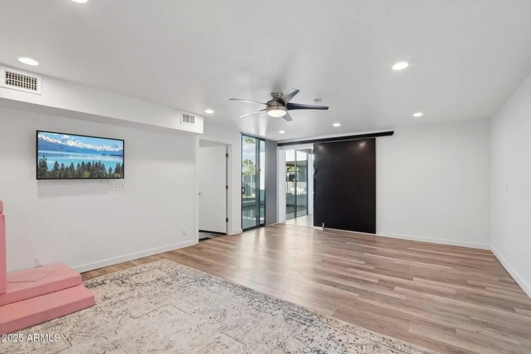 Real Estate Picture 27