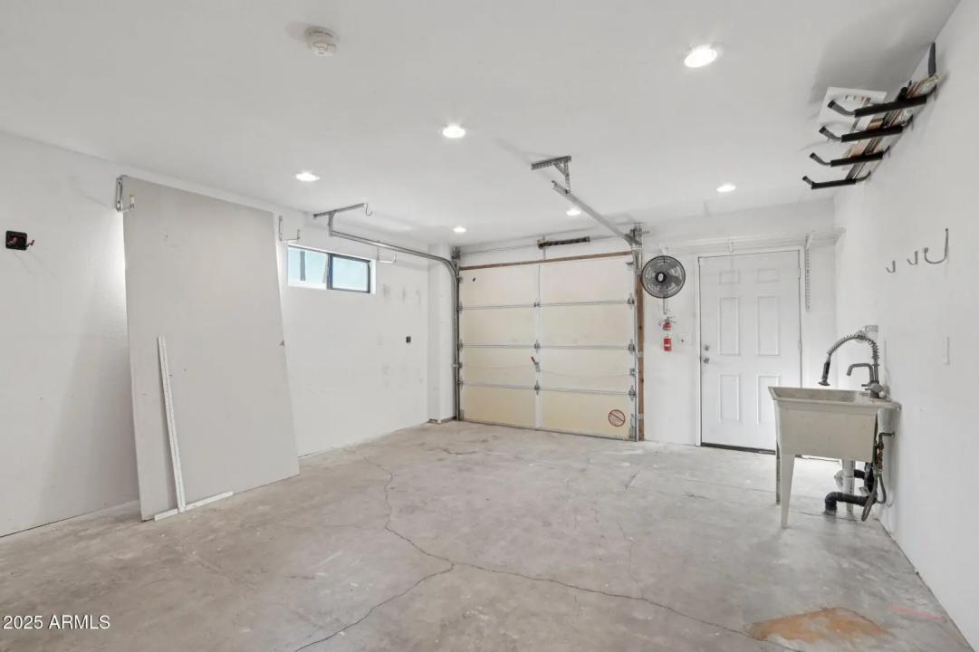 Real Estate Picture 32