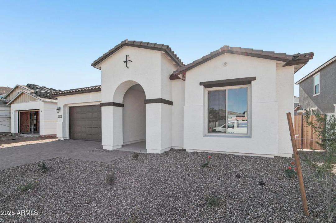 Real Estate Picture 3