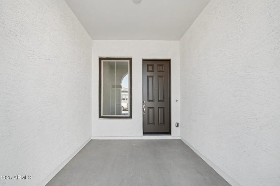 Real Estate Picture 4