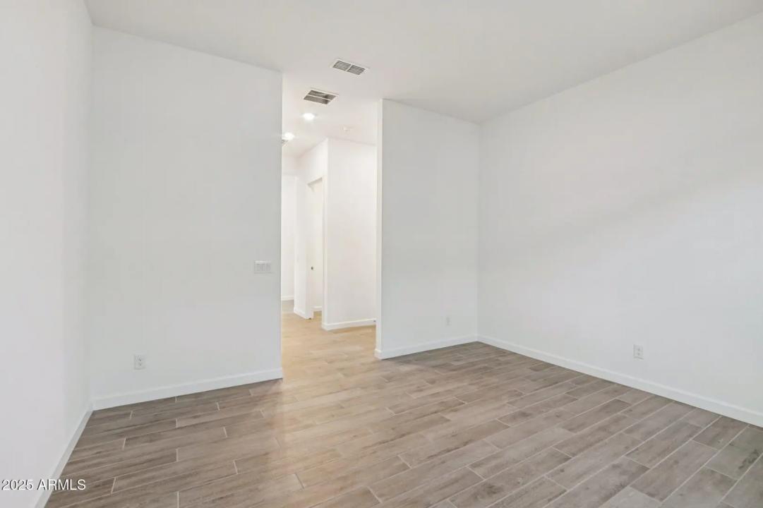 Real Estate Picture 6