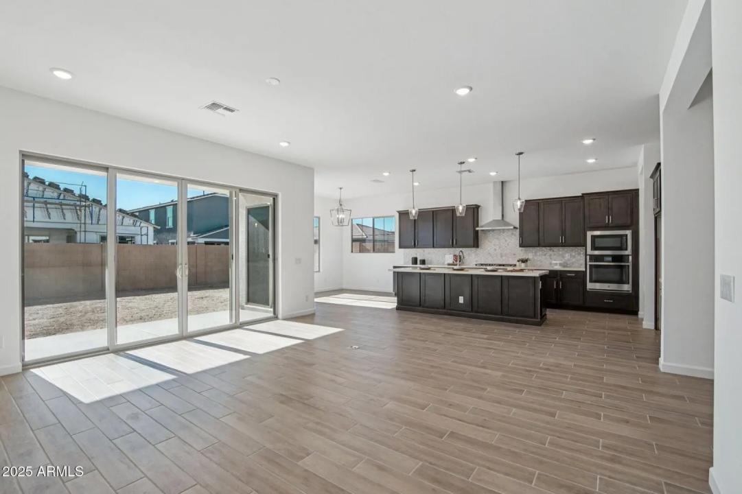 Real Estate Picture 9