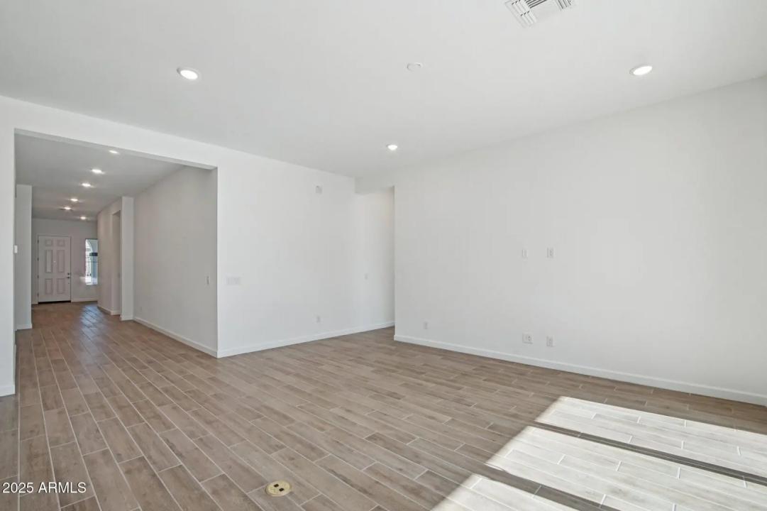 Real Estate Picture 11