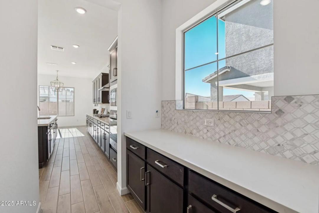 Real Estate Picture 16